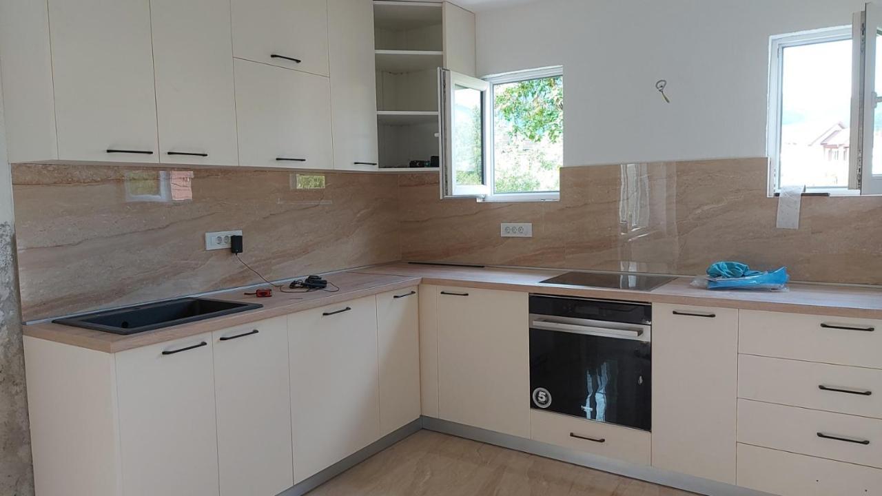 Rooms Lida & Friendly Home Plav Exteriör bild