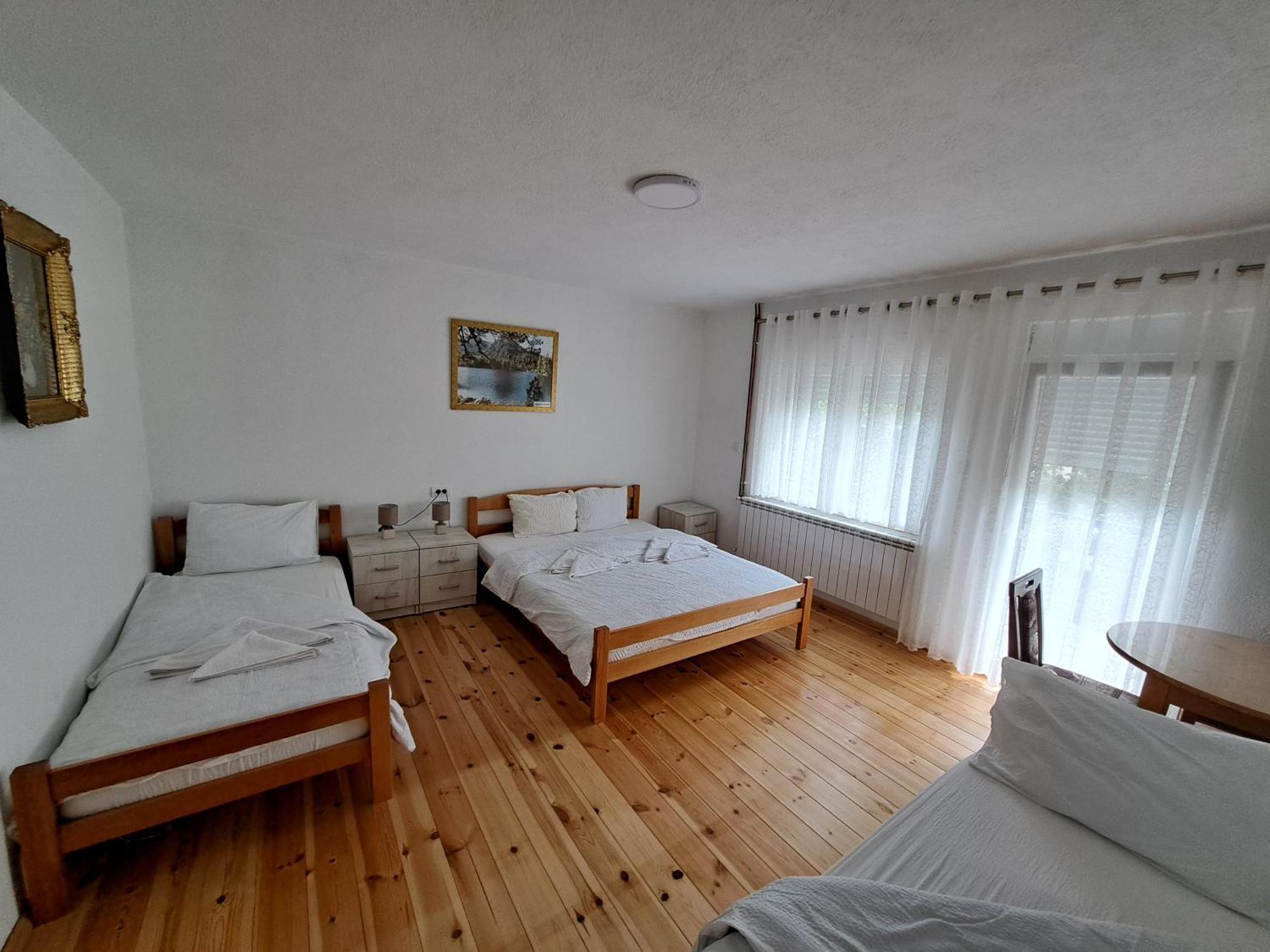 Rooms Lida & Friendly Home Plav Exteriör bild